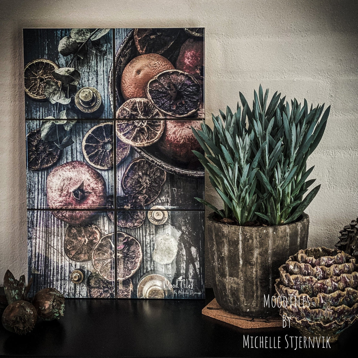 Flisebillede der forestiller appelsiner og granatæbler. MoodTiles