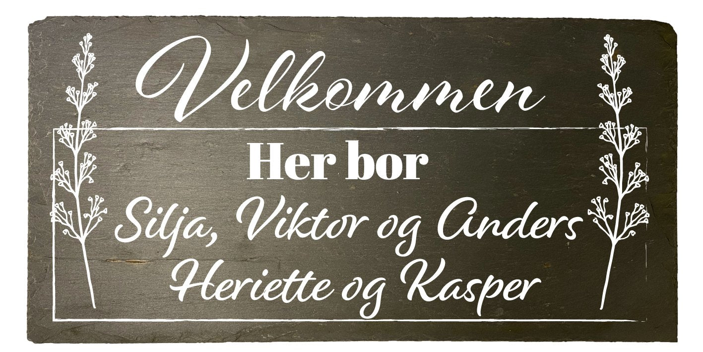 Skiferskilt. Dørskilt i skifer. Her bor. Design selv. Dørskilt med navn. MoodTiles