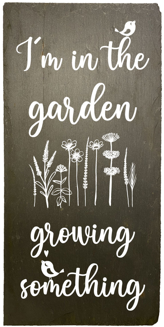 Haveskilt. Naturskifer med hvid tekst. MoodTiles