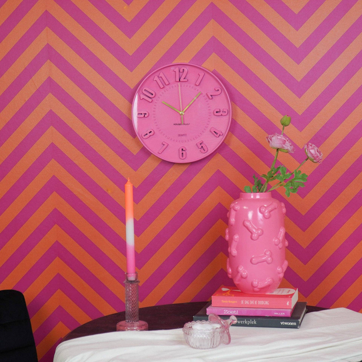 Ur - Vægur Numre - Neon Pink - 30x30x4cm - MoodTiles